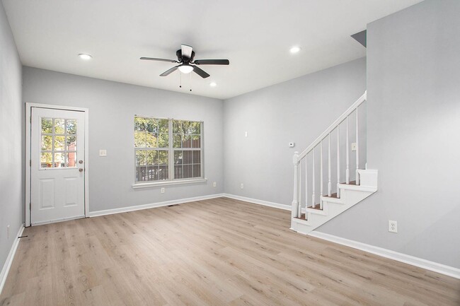 Building Photo - Newly Renovated 4/3 Near Beltline!