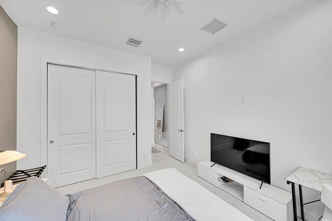 Building Photo - 12597 Nautilus Cir