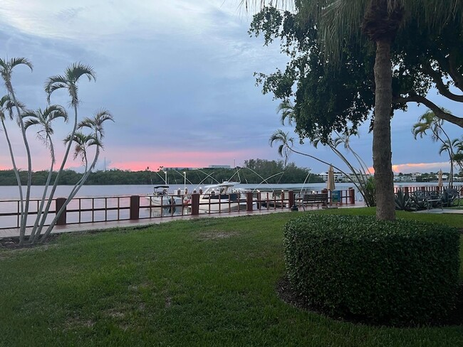 Building Photo - 2121 N Ocean Blvd