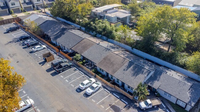 Building Photo - 1617 Northwood St