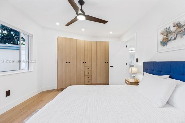 Building Photo - 535 NE 50th Terrace