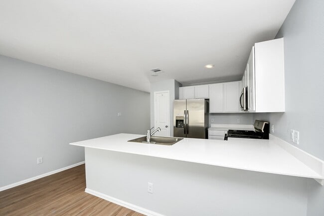 Building Photo - 9014 Estes Lks Dr