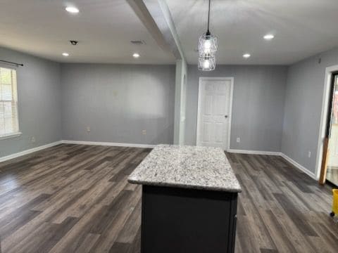 Building Photo - 6919 Biscayne Dr