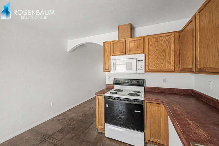 Building Photo - 5636 E 26th St