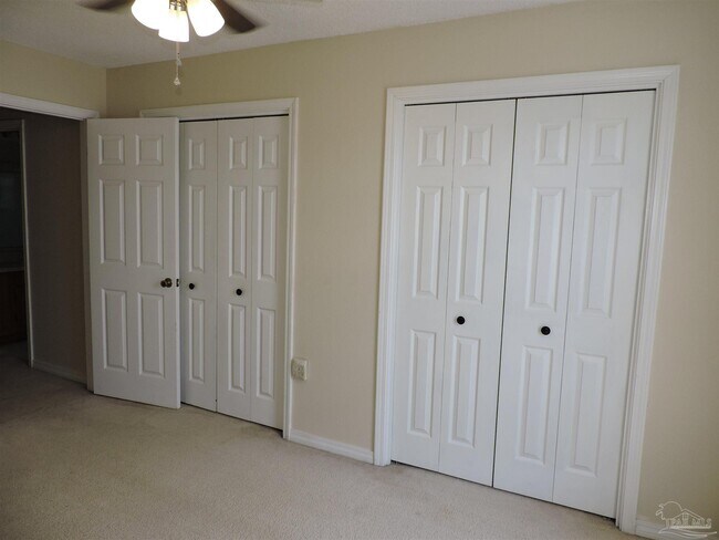 Building Photo - 206 Wildflower Ln