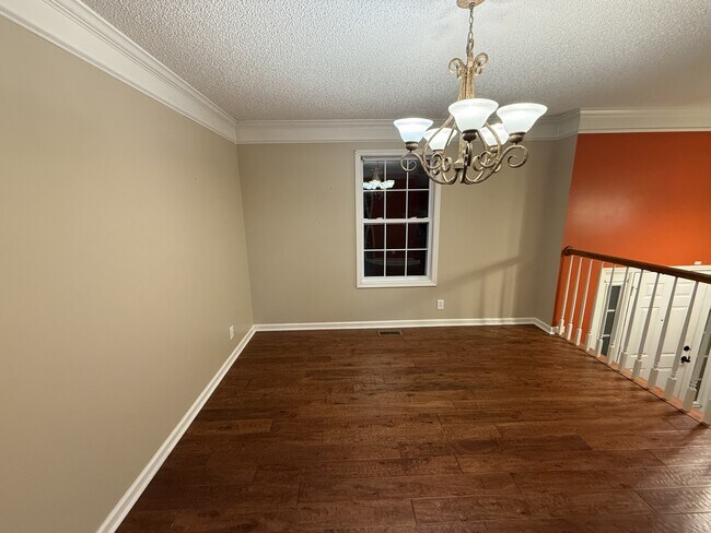 Building Photo - 1512 Barrywood Cir W