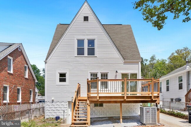 Building Photo - 5309 Chesapeake Rd