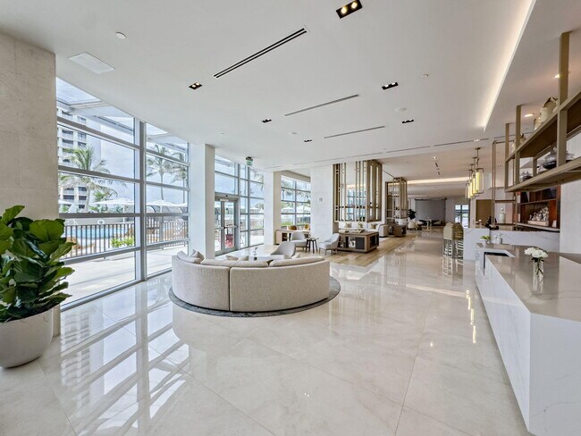 Building Photo - 3100 N Ocean Dr
