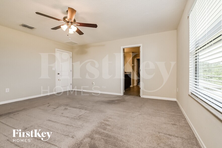 Building Photo - 9631 Sage Creek Dr