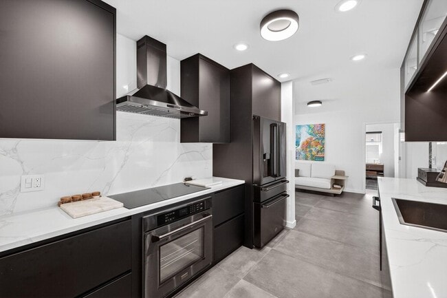 Building Photo - 2720 NE 59th St