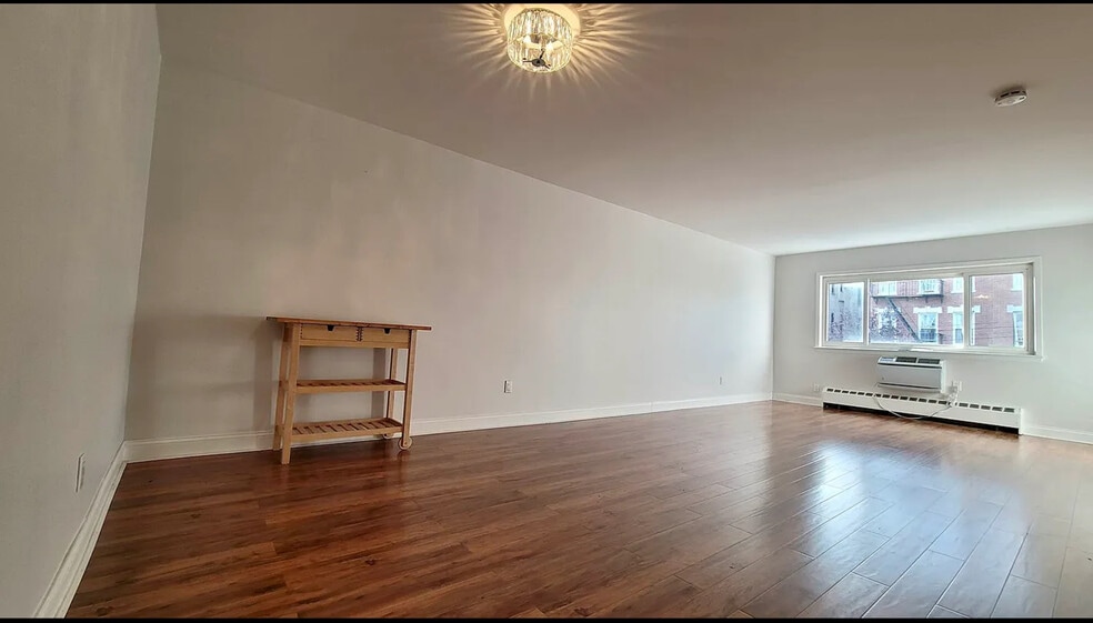 Building Photo - 2431 43rd St
