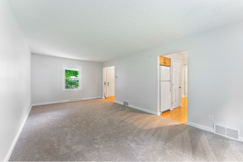 Building Photo - 158 N Colonial Dr
