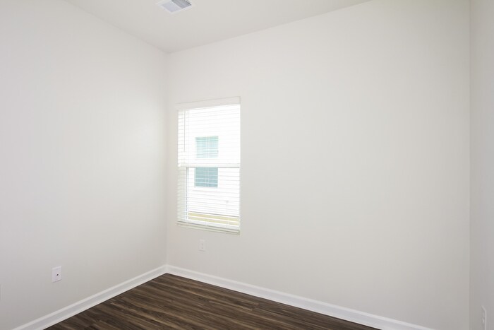 Building Photo - 183 Dorian Lp