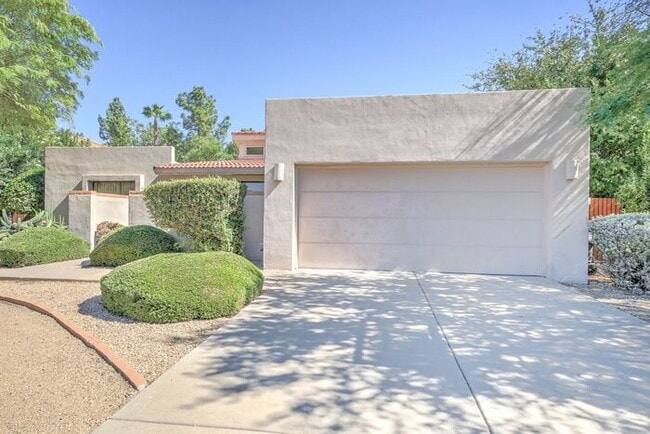 Building Photo - COMING SOON! Recently Remodeled Scottsdale...