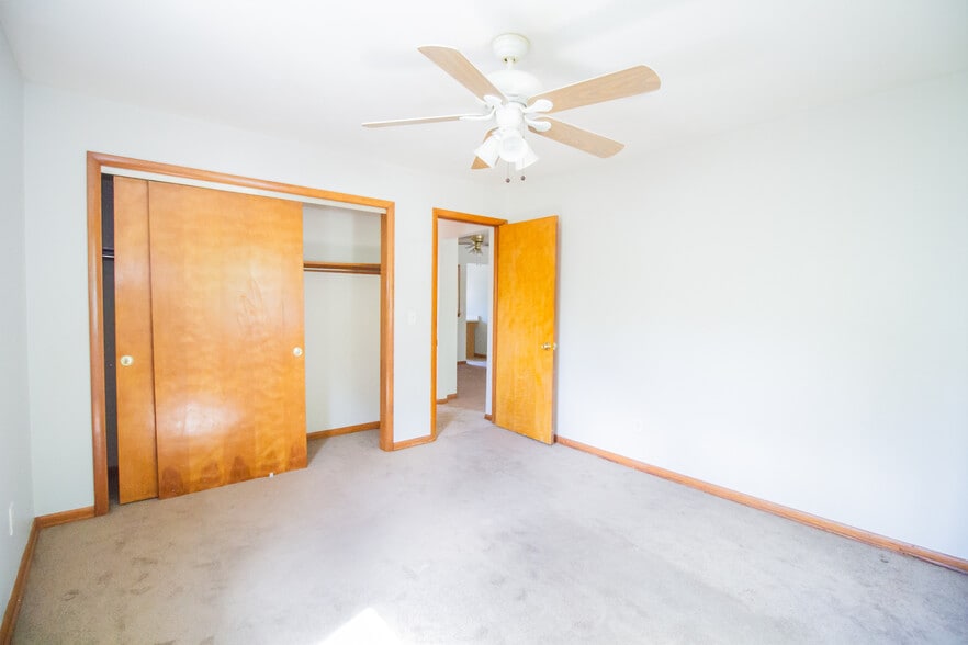 Building Photo - 3048 Carskaddon Ave