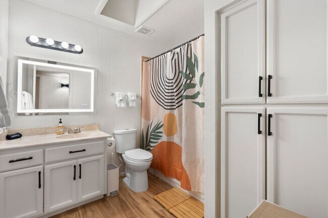 Building Photo - Downtown Gilbert Boho-Oasis|Pool|Gazebo|Ga...