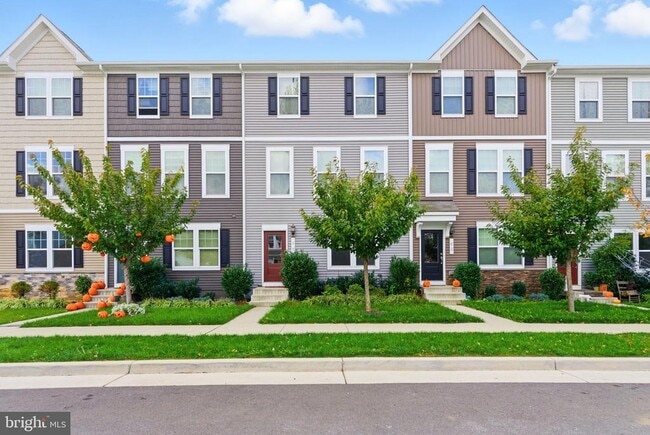 Building Photo - 66 National St