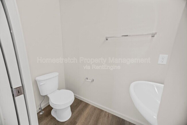 Building Photo - 176 Canal Cottage Aly