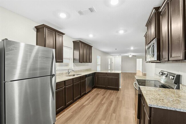 Building Photo - 16416 Farmhouse Ln