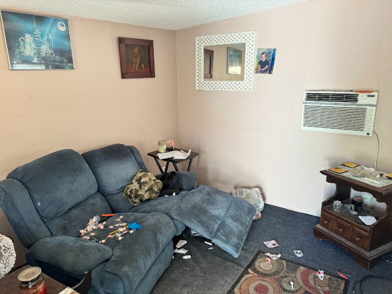 Building Photo - 4115 Aurora Rd