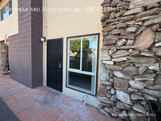 Building Photo - 450 Woodlawn Ave