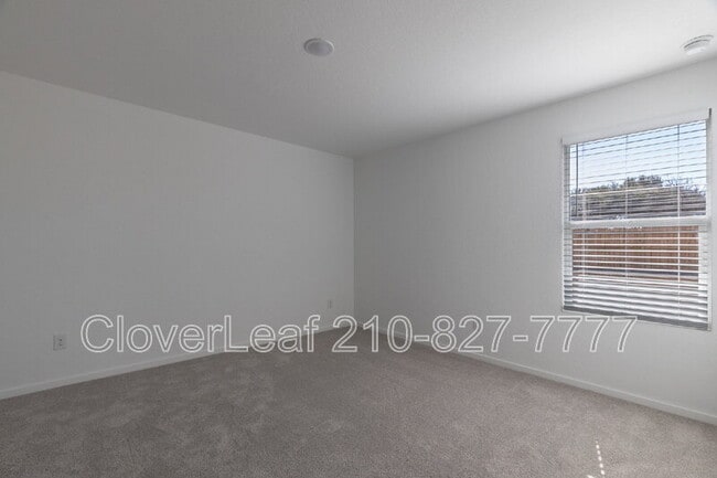 Building Photo - 706 Wolf Crest Blvd