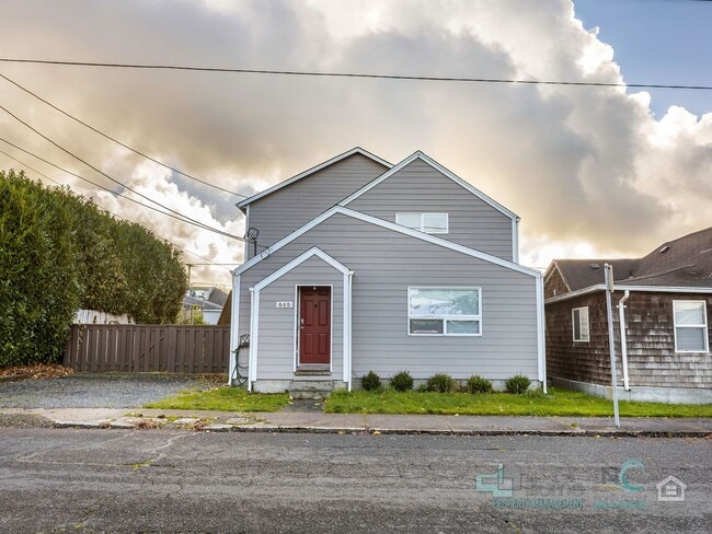Building Photo - $500 OFF SUMMER MOVE-IN SPECIAL - $2,700 3 BED/1.5 BATH!!!