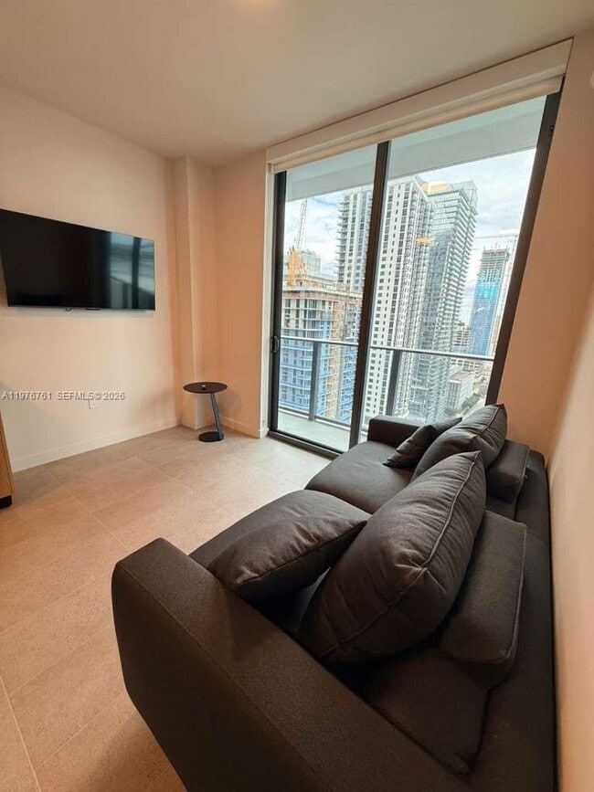 Building Photo - 121 NE 5th St