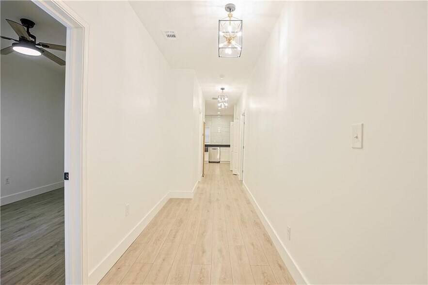 Building Photo - 1170 Niles Ave NW