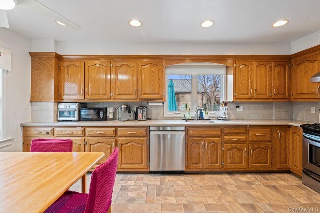 Building Photo - 14-28-28 156th St