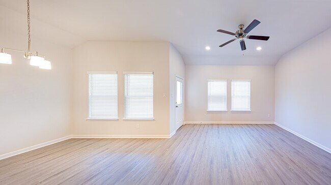 Building Photo - 2336 Cedar Pl Dr