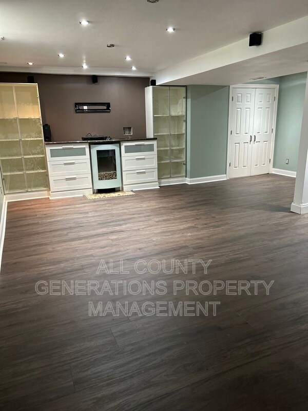 Building Photo - 3383 W 151st St