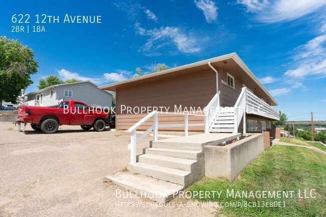 Building Photo - 622 12th Ave