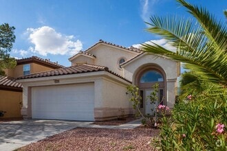Building Photo - This Delightful Home Won't Last Long, Call...