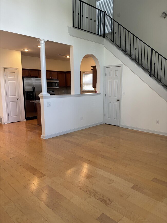 Building Photo - 1371 Island Town Dr