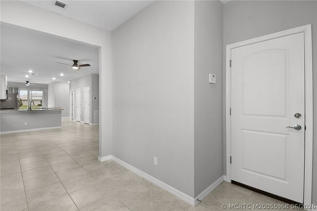 Building Photo - 10214 SW Captiva Dr