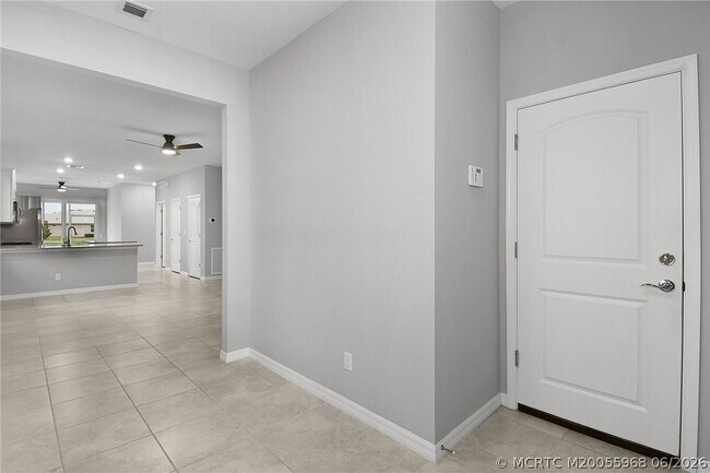 Building Photo - 10214 SW Captiva Dr