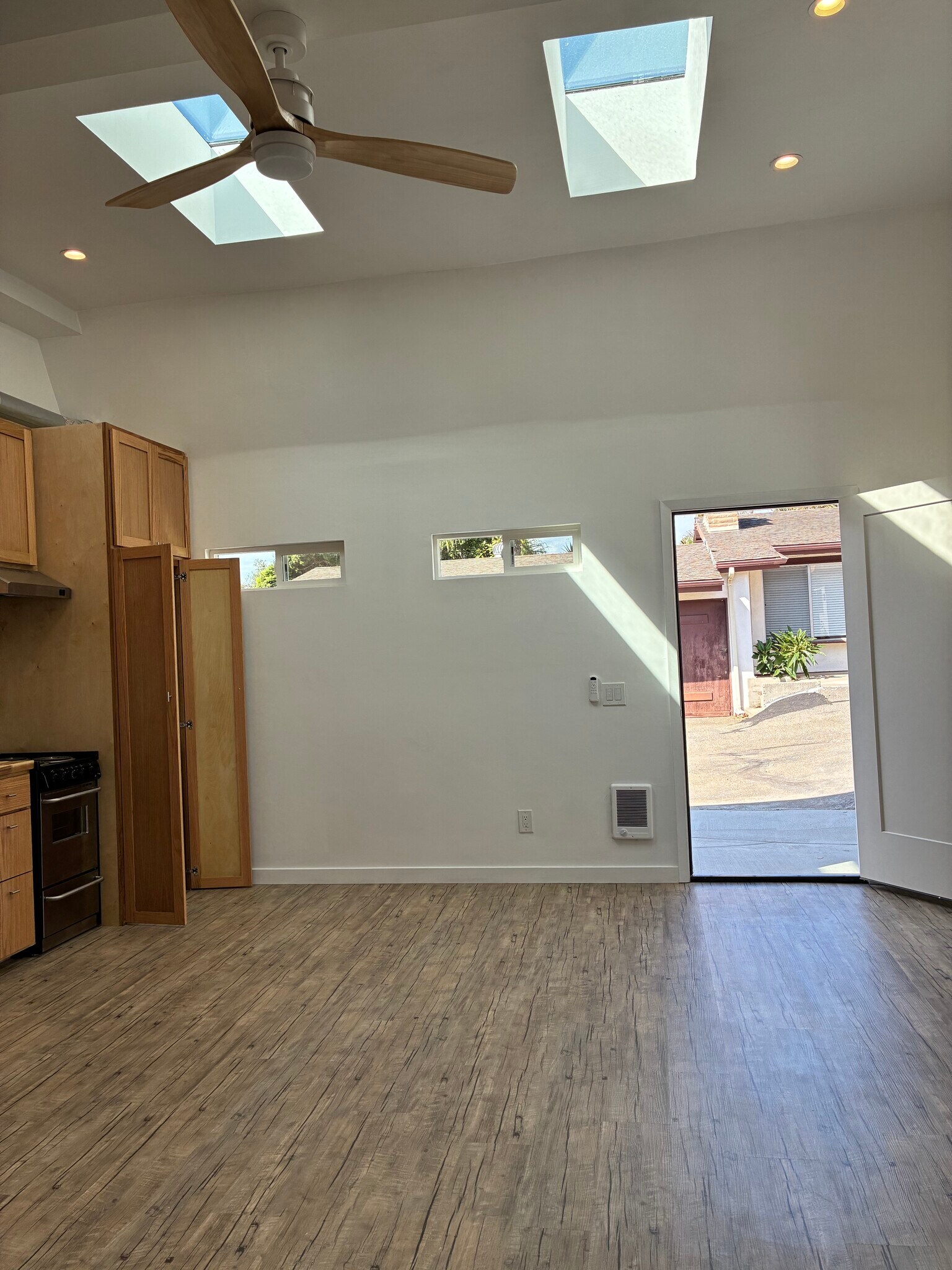 Building Photo - 1327 Hygeia Ave