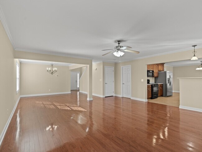 Building Photo - 4807 Creston Ct SE