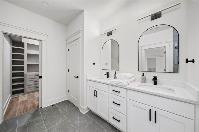 Building Photo - 3784 Pine Needle Dr NW