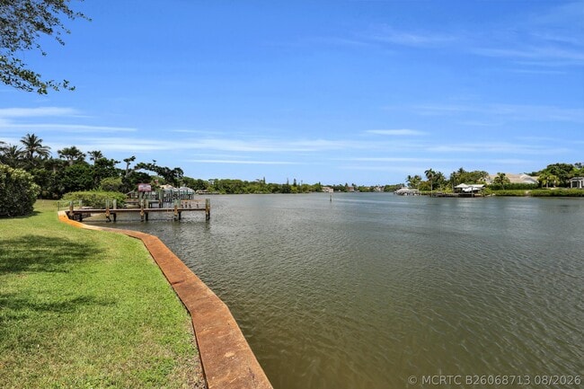 Building Photo - 475 Tequesta Dr