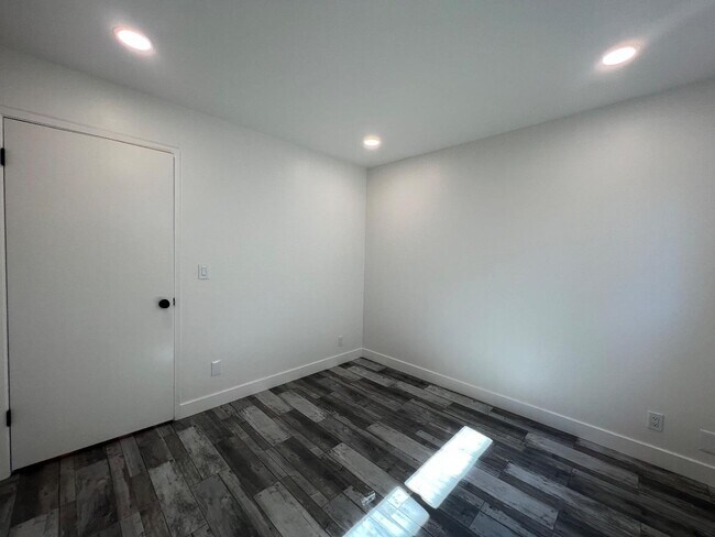 Building Photo - 1253 Ironbridge Way