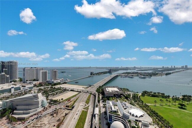 Building Photo - 1100 Biscayne Blvd