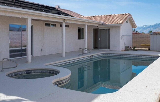 Building Photo - 9673 Vista Del Valle