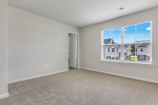 Building Photo - 3BR Townhome, Brand New - Simpsonville