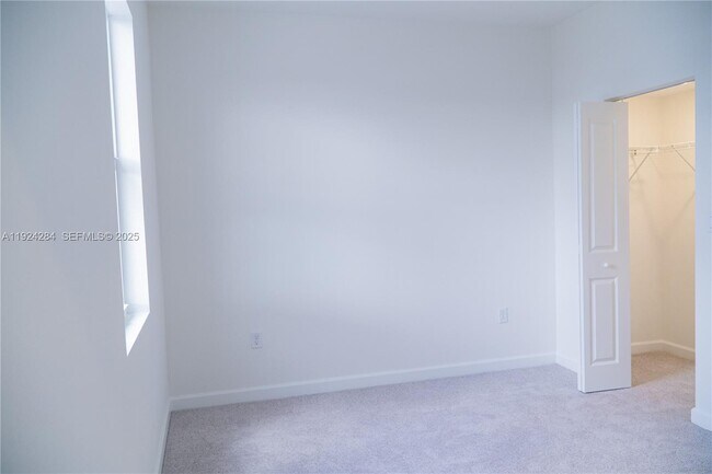 Building Photo - 27651-27155 SW 155th Ct