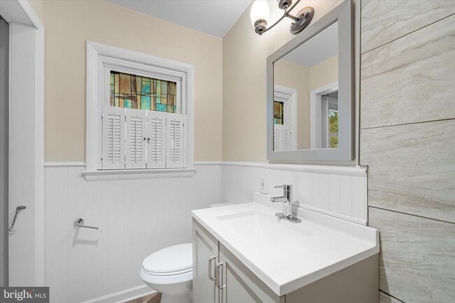 Building Photo - 9012 Vernon View Dr