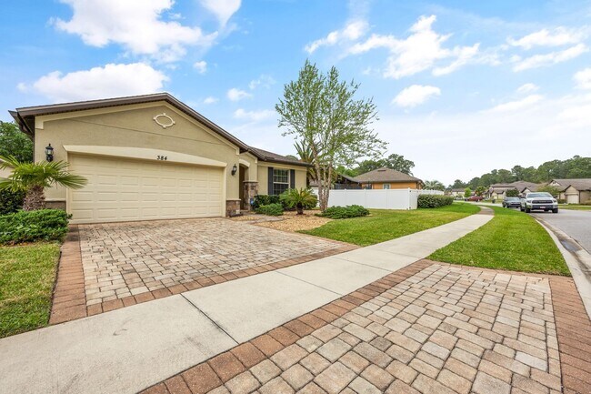 Building Photo - Beautifully Maintained home in Pool Community!