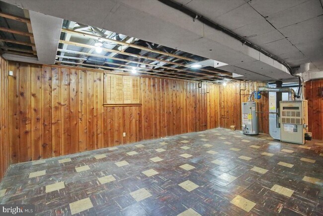 Building Photo - 23 Trebor Pl