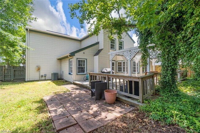 Building Photo - 1805 Monet Ct